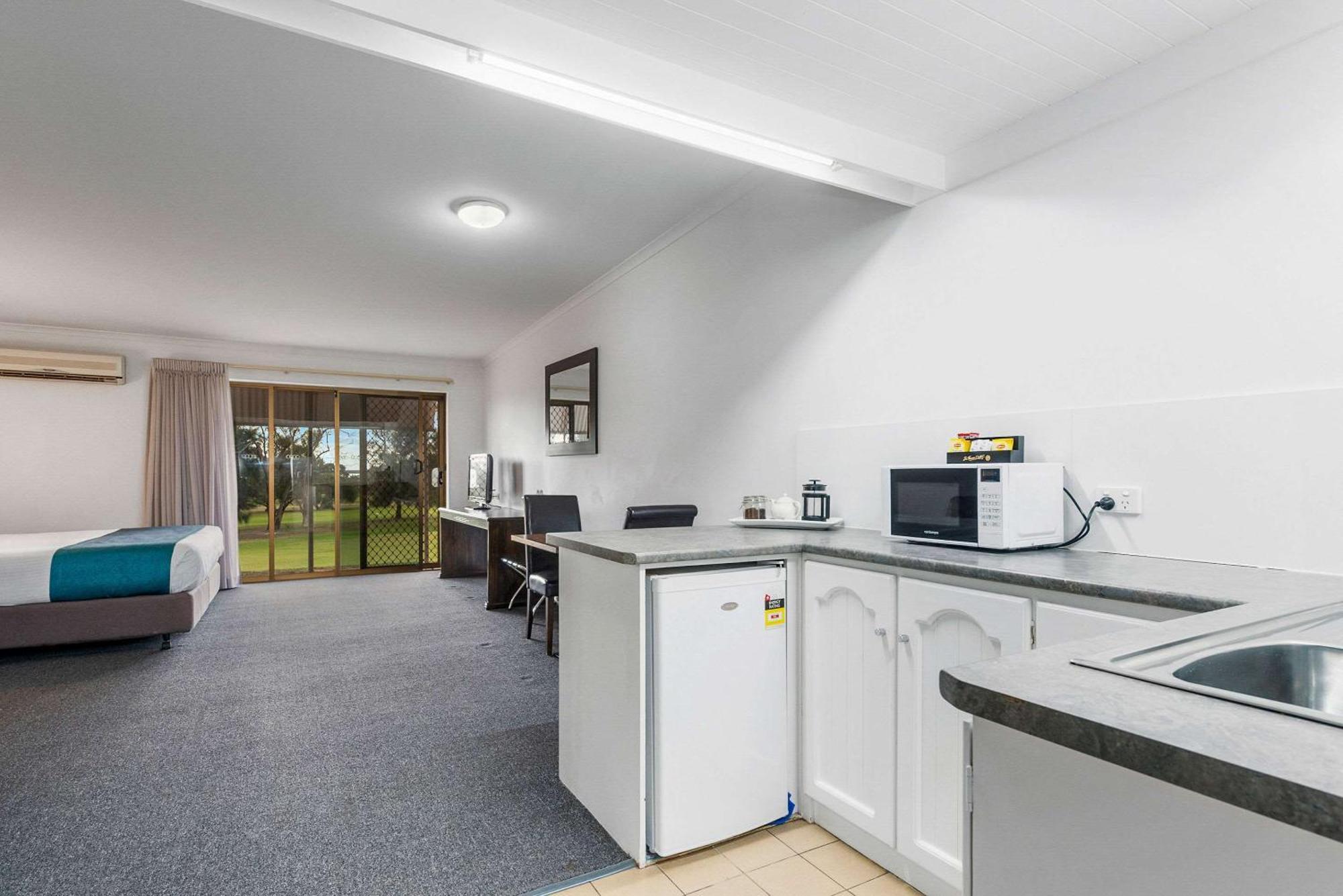 Comfort Inn & Suites Riverland Barmera Exterior photo